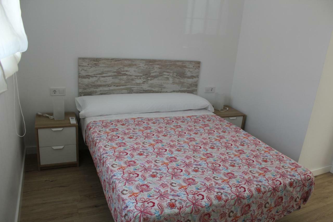 Apartamentos Angelita Plaza Beach Malaga Ngoại thất bức ảnh