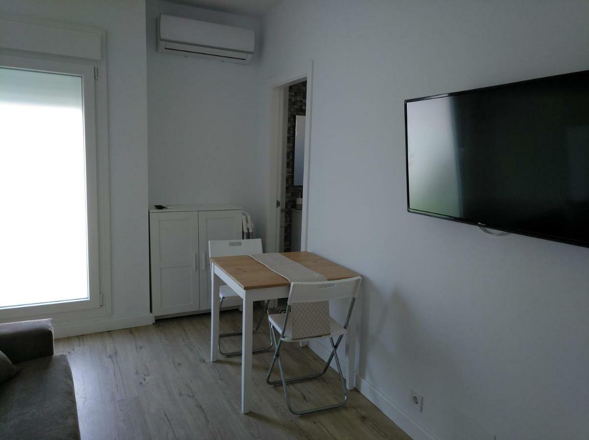 Apartamentos Angelita Plaza Beach Malaga Ngoại thất bức ảnh